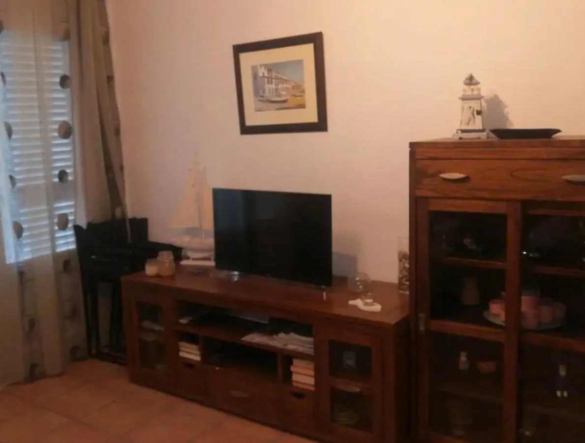 Apartament Les Alzines カレリャ・デ・パラフルジェリ